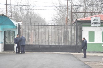 Anchetă în toate centrele de reţinere şi arestare